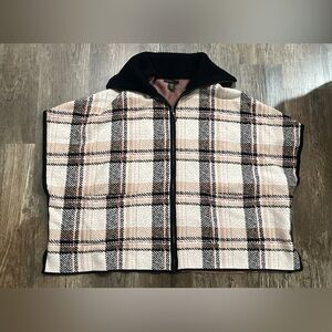 Tahari Black & Cream Textured Knit Poncho